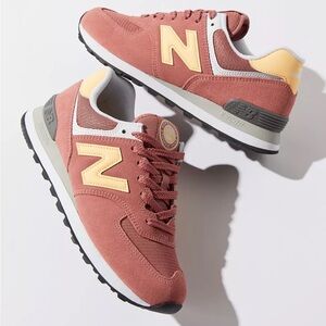 New Balance 574 Women’s Sneaker, red size 10.5w